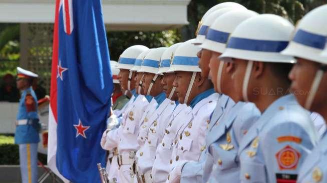 Menteri Pertahanan Ryamizard Ryacudu menerima kunjungan Menteri Pertahanan Selandia Baru Mark Mitchell di Kementerian Pertahanan, Jakarta, Rabu (31/5).