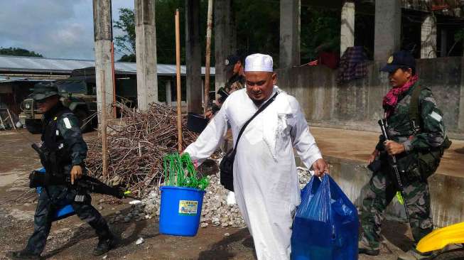 Tim KBRI di Manilla dan Davao City mengevakuasi 16 orang WNI.