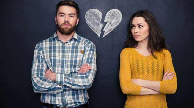 Ilustrasi hubungan retak, putus cinta, konflik. (Shutterstock)