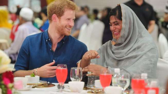 Pangeran Harry Buka Puasa di Singapura, Doa untuk Korban Teroris