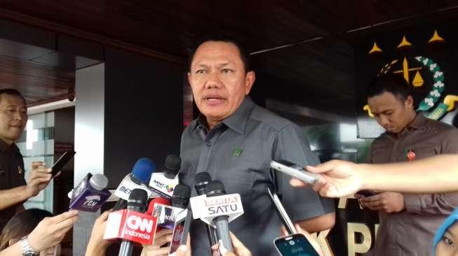 Ada Apa Kejati Tunda Gelar Perkara Kasus Firza Husein?