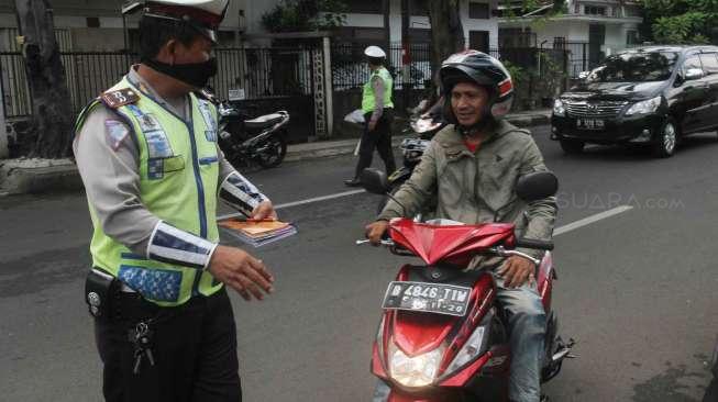 Polisi Pemeras saat Tilang Pemotor Dimutasi Jadi Pelayan Markas