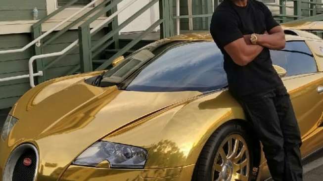 Bugatti Veyron Milik Jamie Foxx Diubah Jadi Warna Emas