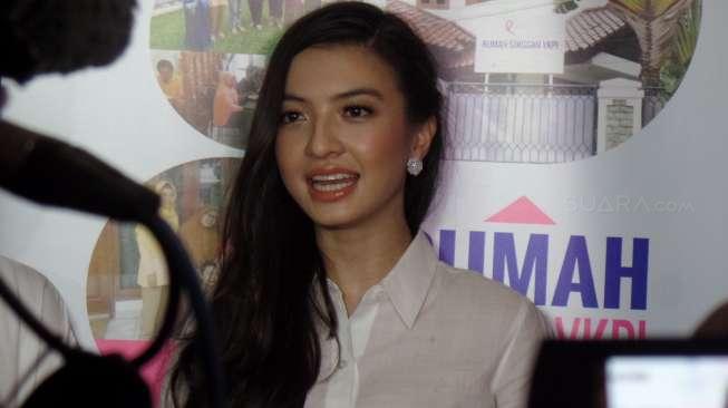 Raline Shah di rumah singgah kanker kawasan Slipi, Jakarta Barat, Kamis (8/6/2017). [suara.com/Ismail]