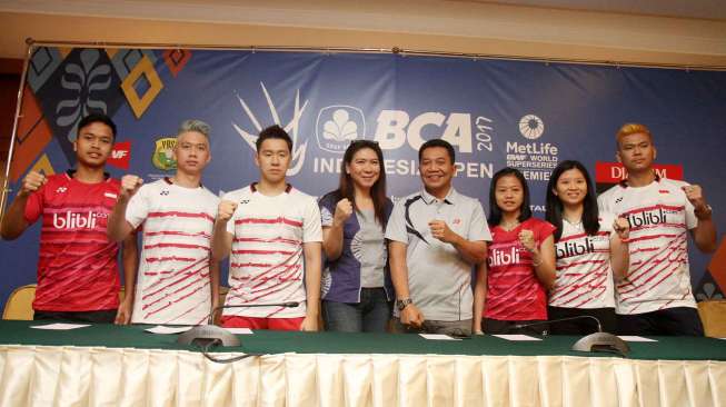 Konfrensi pers BCA Indonesia Open 2017 di Hotel Sutan, Jakarta, Minggu (11/6). BCA Indonesia open 2017 yang diikuti 310 atlet dari 21 negara tersebut akan berlangsung pada 12-18 Juni mendatang. [Suara.com/Oke Atmaja]