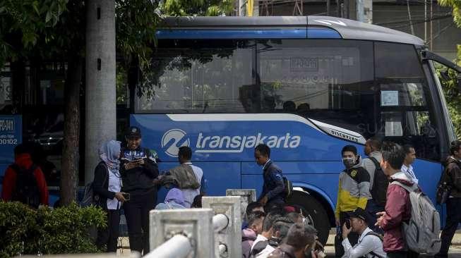 Djarot Nilai Mogok Kerja Staf Operator Transjakarta Merugikan