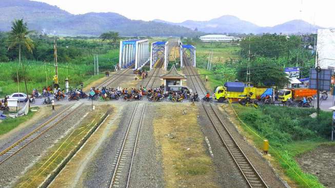 H-10 Lebaran, 4 Flyover Perlintasan Kereta Api di Jateng Dibuka