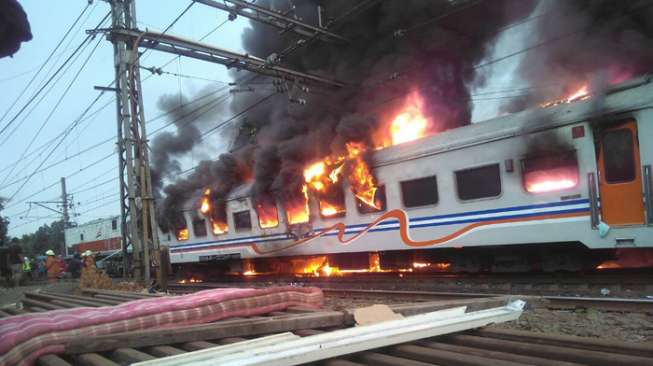 Kereta dan Mobil Tabrakan di Senen, Ini Solusi Djarot