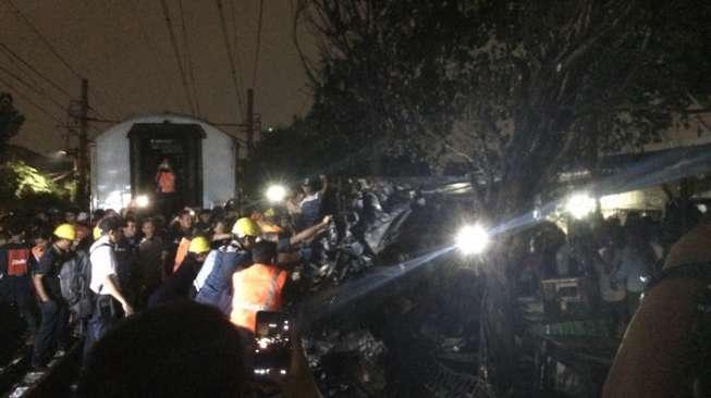 Gerbong Terbakar, 700 Penumpang Kereta Walahar Ekspres Selamat