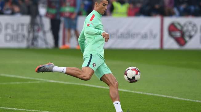 Ronaldo Pakai Sepatu Spesial di Piala Konfederasi 2017