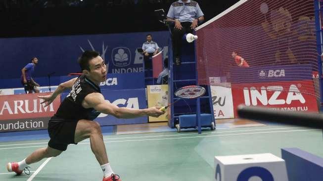 Pebulutangkis tunggal putra Malaysia Lee Chong Wei menghadapi pebulutangkis tunggal putra India Prannoy H.S pada pertandingan babak kedua kejuaraan BCA Indonesia Open 2017 di Jakarta Convention Center, Senayan, Kamis (15/6).