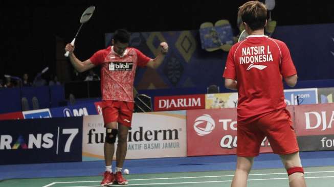 Pasangan Tontowi-Liliyana berhasil melaju ke babak semifinal usai menang 21-18 21-16. [suara.com/Kurniawan Mas'ud]