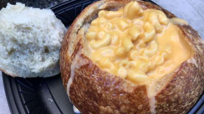 Pacific Wharf Mac 'n' Cheese Bread. (Foto: www.delish.com)