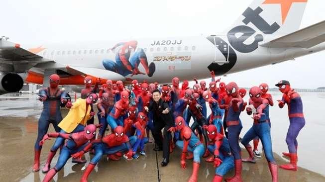 Jetstar Japan Hadirkan 40 Spiderman di Pesawat