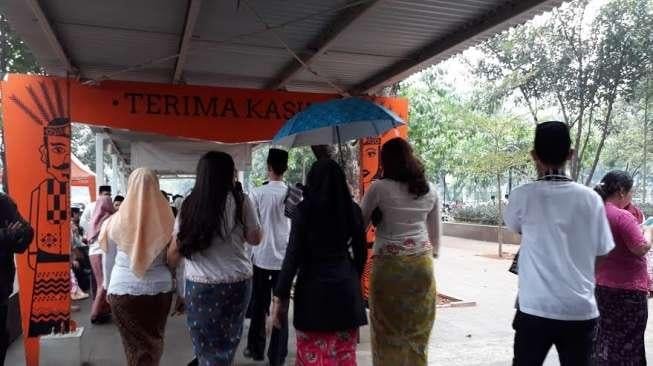 Diguyur Gerimis, PNS Bubarkan Diri di Upacara HUT ke-490 DKI