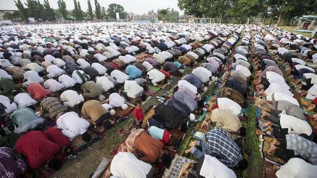 Penganut Islam Aboge Baru Salat Id Hari Ini