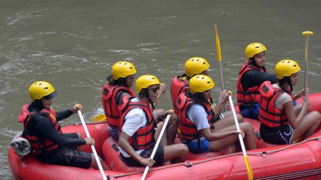 Obama Nikmati "Rafting" di Bali Bareng Keluarga