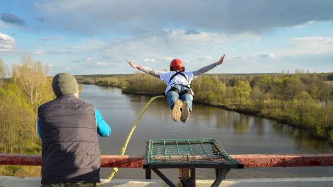 Bungee Jumping 'Slowmotion', Solusi dari Objek Wisata China untuk Wisatawan 'Penakut'