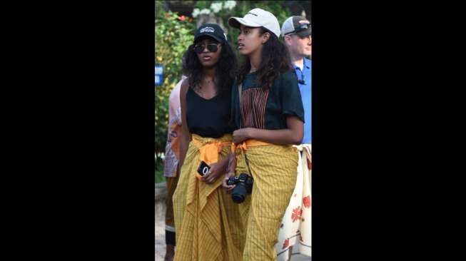 Barack Obama ke Kuil Tirtha Empul, Tampaksiring. (AFP)