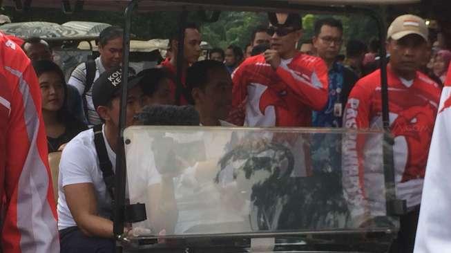 Ini Lho yang Dilakukan Jokowi di Ragunan, Bikin Kagum Deh!