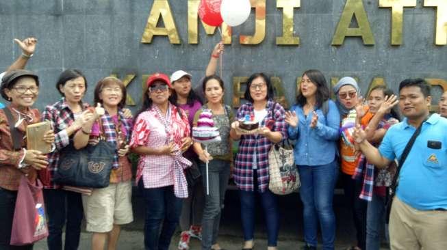 Gagal Jumpa Ahok, Ahokers ke Kalijodo Rayakan #HBDAhok51