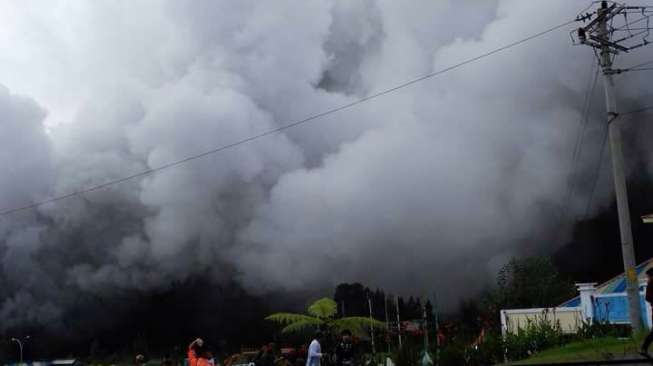 Kawah Sileri Dieng Erupsi, Warga Terkena Semburan Lumpur