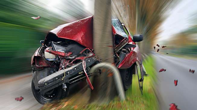 Kecelakaan Beruntun di Gekbrong Cianjur, Truk Tronton Tabrak Mobil Hingga Warung Nasi Padang