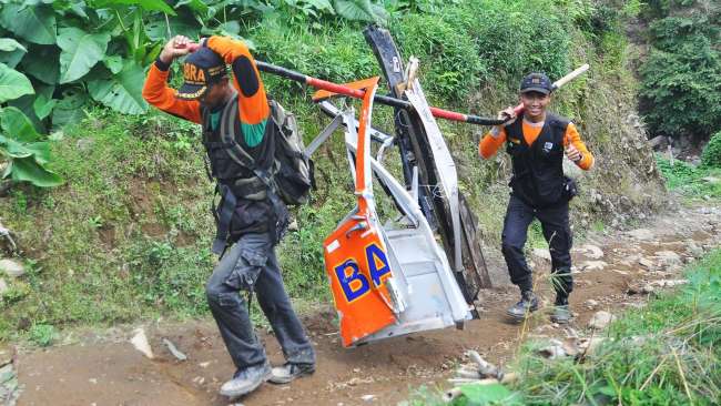 Selanjutnya dibawa ke markas Basarnas Jawa Tengah di Semarang.