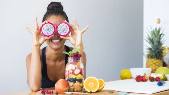 Ilustrasi perempuan dengan diet atau pola makan sehat. (Shutterstock)