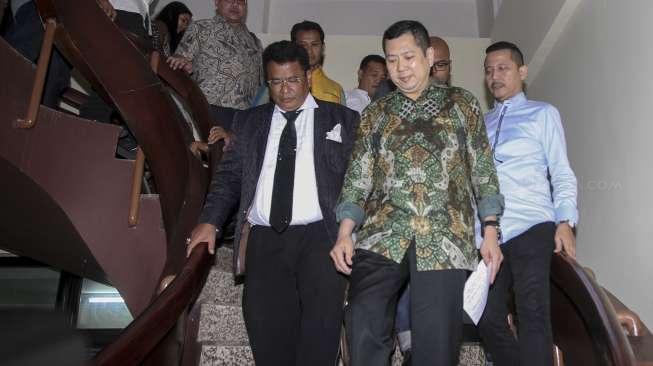 Presiden Direktur PT MNC yang juga Ketua Umum Partai Perindo, Hary Tanoesoedibjo, seusai menjalani pemeriksaan sebagai tersangka di Bareskrim Polri, Jakarta, Jumat (7/7/2017). [Suara.com/Kurniawan Mas'ud]