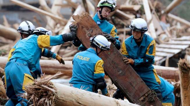 Kerusakan parah yang diakibatkan oleh bencana banjir di Perfektur Fukuoka dan Ota, Minggu (9/7/2017). (AFP)