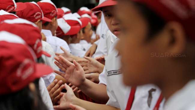 Suasana di SDN 02 pagi, Jakarta, Senin (10/7).