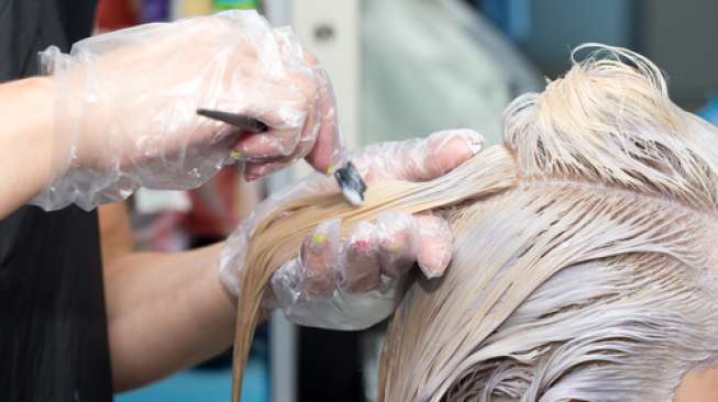 Iustrasi bleaching rambut. (Shutterstock)