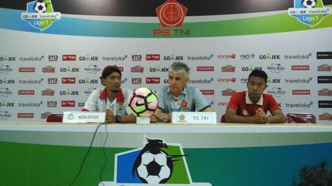 Bali United Menang, Pelatih PS TNI Akui Lemah di Lini Belakang