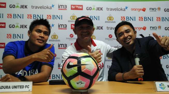 Tambah Pemain Asing, Ini Alasan MUFC
