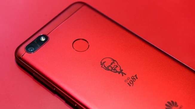 Huawei Luncurkan Smartphone Edisi Khusus "Ayam"