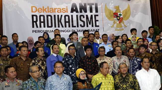 Menolak organisasi dan aktifitas yang berorientasi pada radikalisme. 