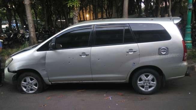 Penampakan Mobil Angkut Satu Ton Sabu Penyok dan Penuh Lubang