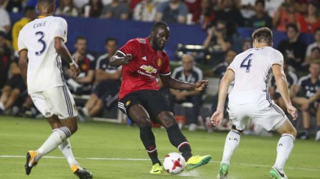 Gagal Cetak Gol di Laga Debut, Lukaku Tetap Disanjung Mou