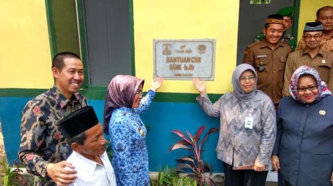 BJB Jalankan Program Perbaikan Rumah Tidak Layak Huni