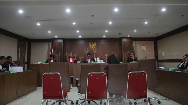 Sidang vonis Ratu Atut Chosiyah, di pengadilan tipikor, Jakarta, Kamis (20/7).