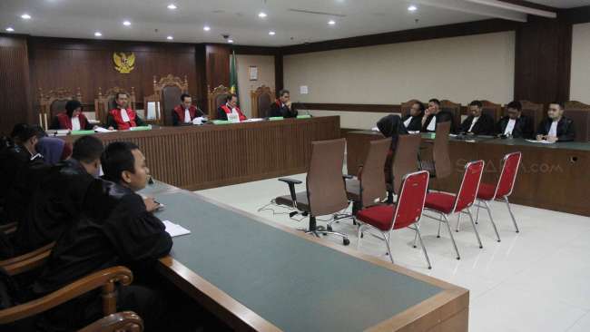 Sidang vonis Ratu Atut Chosiyah, di pengadilan tipikor, Jakarta, Kamis (20/7).