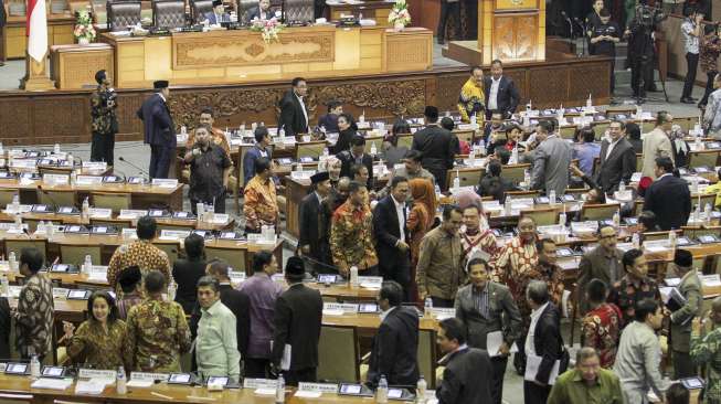 Suasana rapat paripurna DPR RI pengambilan keputusan Rancangan Undang-Undang Pemilu (RUU Pemilu) di kompleks Parlemen, Senayan, Jakarta, Kamis (20/7/2017) [Suara.com/Kurniawan Mas'ud]