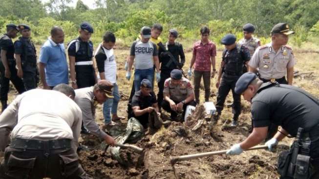 Baraka Jumadi, anggota Brimob Polri BKO Kelapa Dua, Depok yang dinyatakan hilang saat Nangroe Aceh Darrusalam dilanda gempa dan tsunami tahun 2004 silam, akhirnya ditemukan oleh warga, Jumat (21/7/2017). [Tribratanews.com]