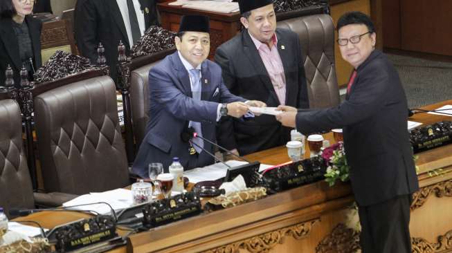 Suasana rapat paripurna DPR RI pengambilan keputusan Rancangan Undang-Undang Pemilu (RUU Pemilu) di kompleks Parlemen, Senayan, Jakarta, Kamis (20/7/2017) [Suara.com/Kurniawan Mas'ud]