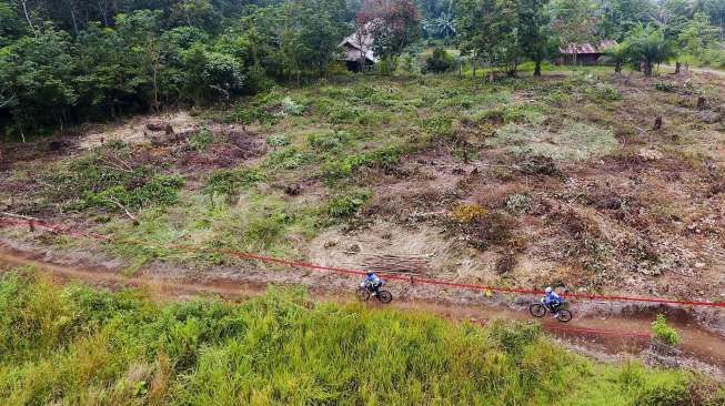 Final Cross Country Olympics (XCO) Women Elite Lubuklinggau Moutain Bike International Championship (C2) 2017 di Lubuklinggau, Sumatera Selatan, Sabtu (21/7).