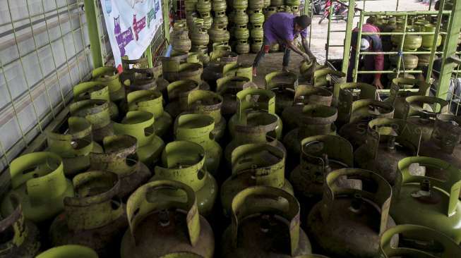 Pangkalan LPG di kawasan Sunter, Jakarta, Sabtu (22/5).