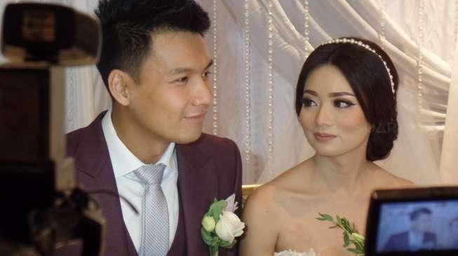 Fendy Chow dan Stella resmi menikah. [suara.com/Ismail]