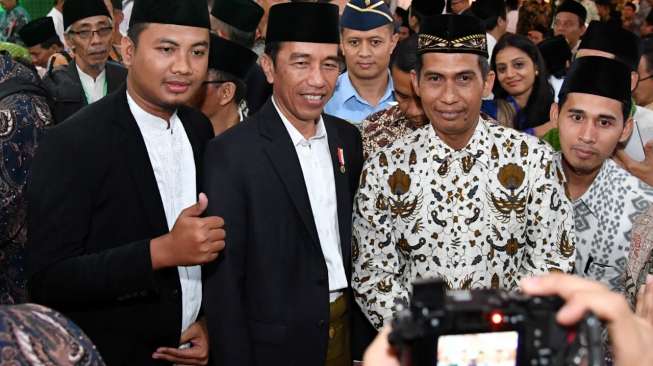 Banyak Perusahaan Smelter Merugi, Jokowi Diminta Bersikap Tegas