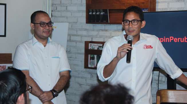 Sandiaga Uno Siap Pasang Badan Menangkan Anggawira di Bekasi